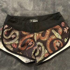 Hurley Phantom shorts serpent pattern